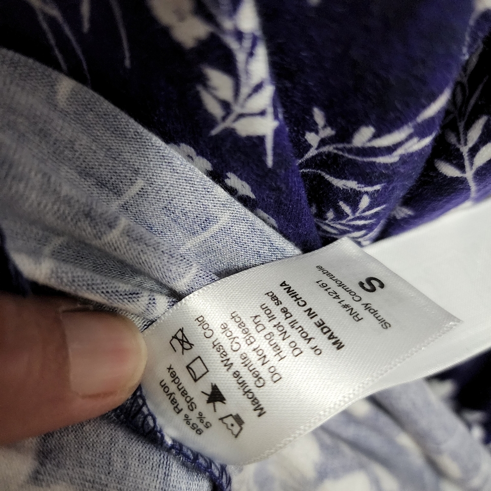Lularoe Debra blue floral knit peasant blouse size small (6/8) - Picture 8 of 8